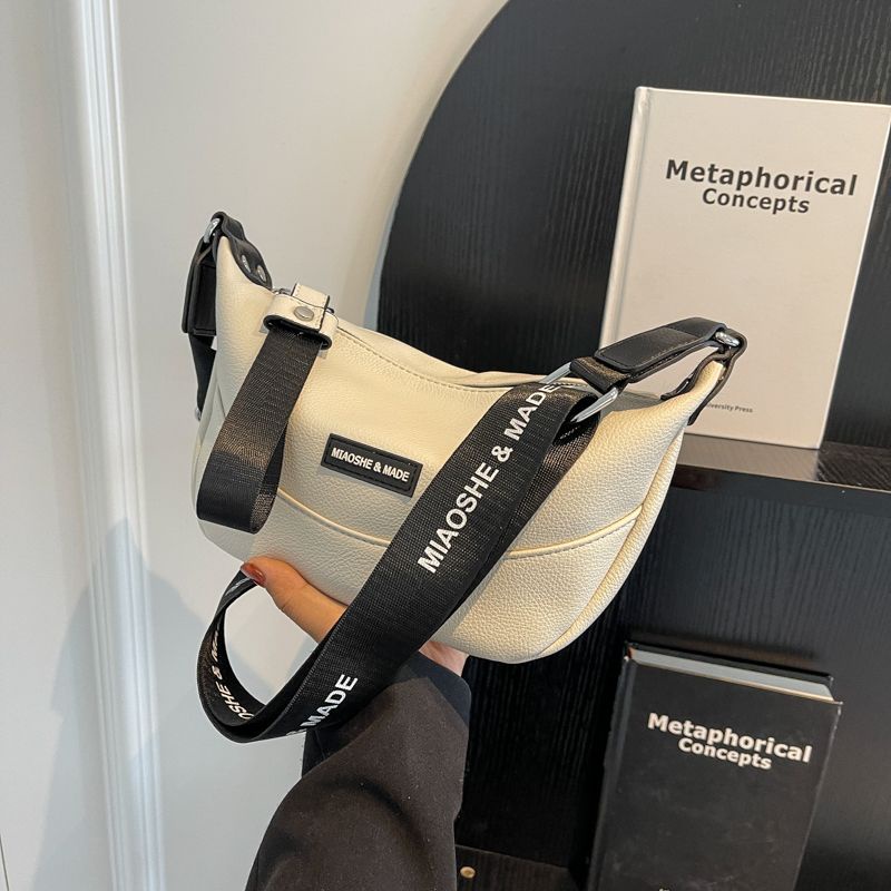 Túi Đeo Chéo Một Bên Vai Phong Cách Mới Bán Chạy Nhất Cho Nữ Sinh Chơi Bánh Bao Haobing boutiqu