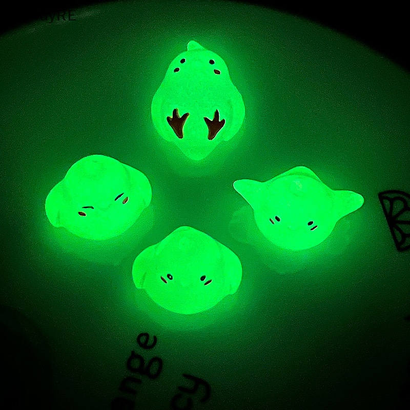 Set 2 Phụ Kiện Trang Trí Tiểu Cảnh Hình Gà Con 3D Bằng Nhựa Resin Màu Dạ Quang Dễ Thương DIY