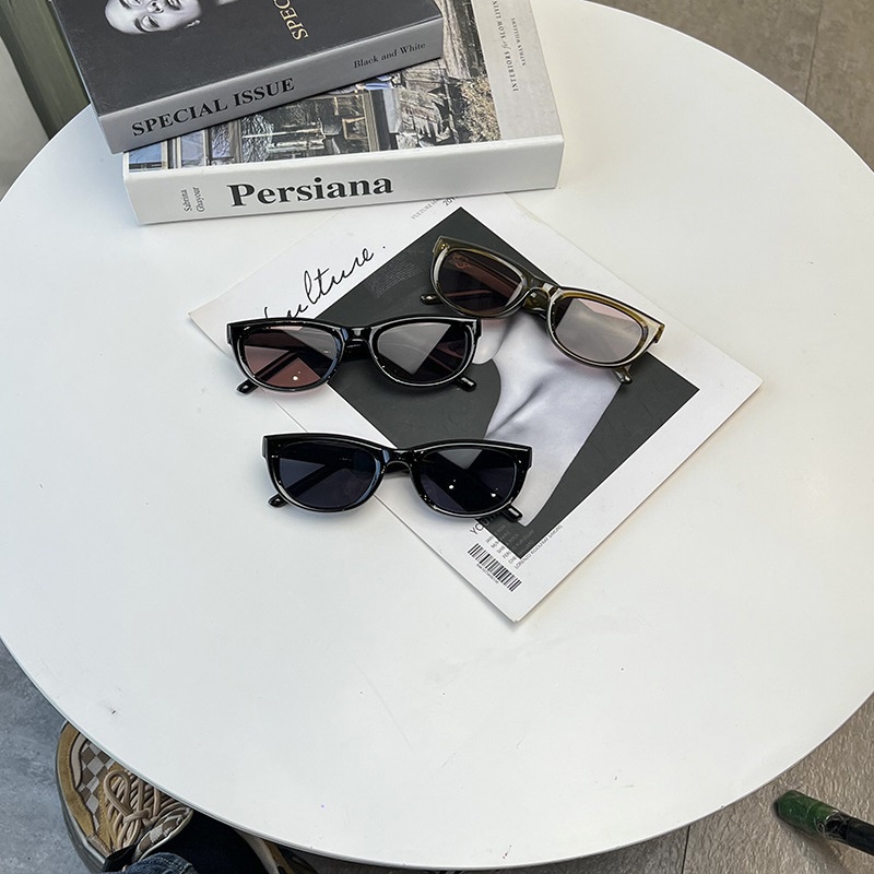 Kính Mát Mắt Mèo Phong Cách Retro Cho Nữ