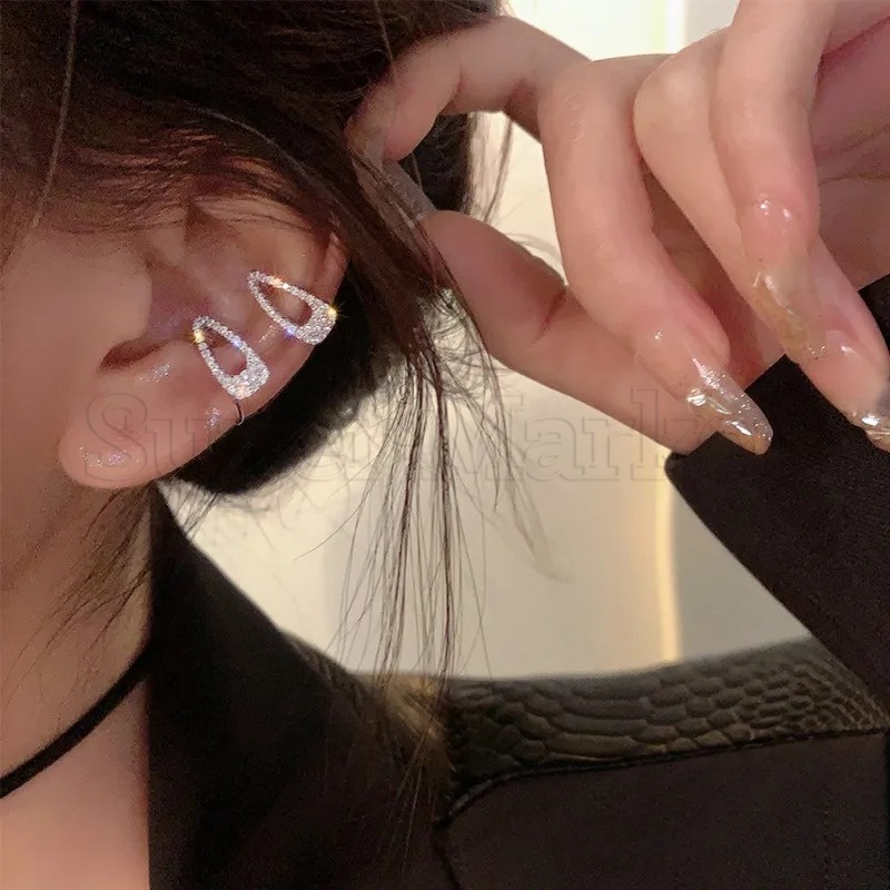 Khuyên Kẹp Tai / Khuyên Kẹp Tai Hình Tam Giác Bằng Kim Loại Đính Đá Zircon Sang Trọng Sáng Tạo Phong Cách Punk Thời Trang