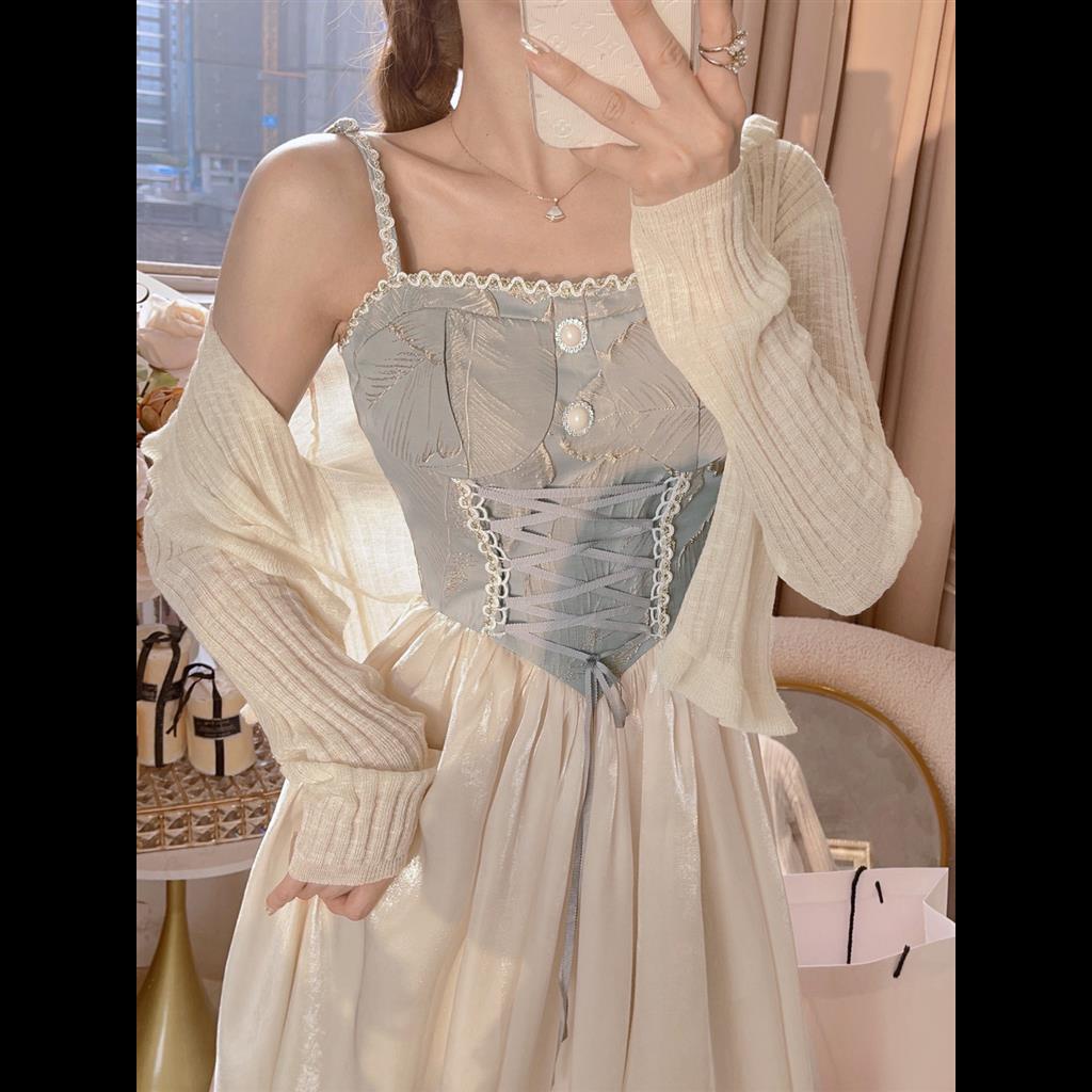 Đầm Hai Dây Dáng Ôm Phong Cách Thời Trang Pháp Hàng Mới Dành Cho Bạn Nữ