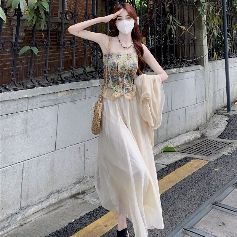 Set Áo Ren Hoa Hai Dây + Áo Khoác Chống Nắng + Chân Váy Lửng Thời Trang Mới Cho Nữ