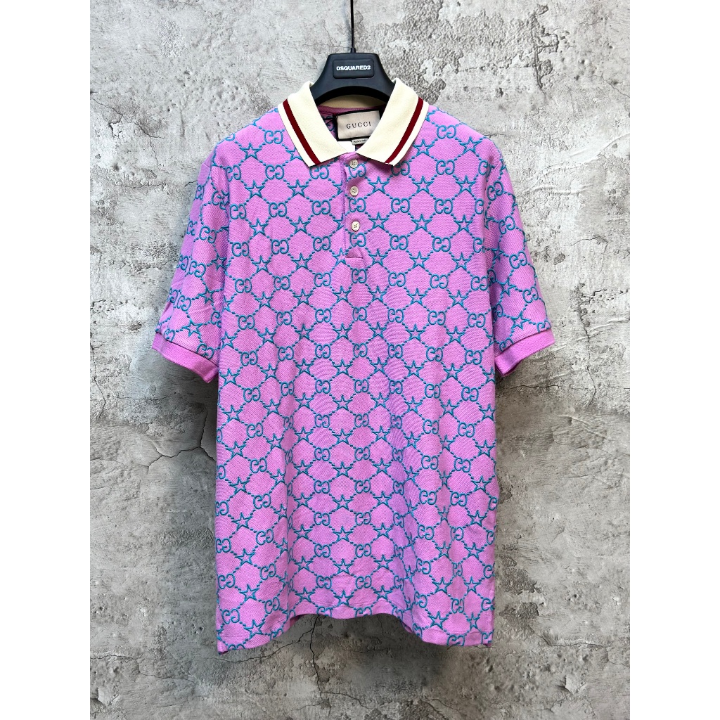 Áo thun cổ trụ, áo POLO GCC tone Hồng họa tiết monogram thêu phối cổ LA 1-1 on web size S-XL