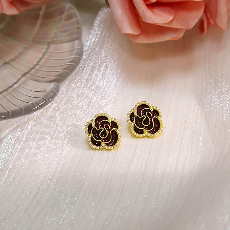 Bông Tai Hình Cánh Hoa Trà Đen / Vàng Đính Ngọc Trai Đơn Giản Thời Trang