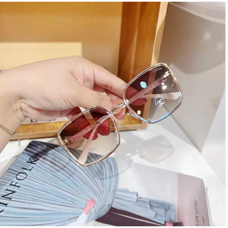 Kính Hiệu Vuông Chà Nèo Chữ X Màu Trà Tây Cực Hot