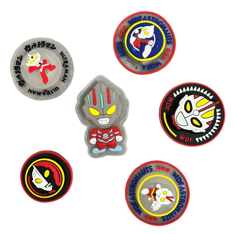 Bộ 24 / 6 Ghim Cài Áo Họa Tiết Hoạt Hình Có Đèn LED Phát Sáng