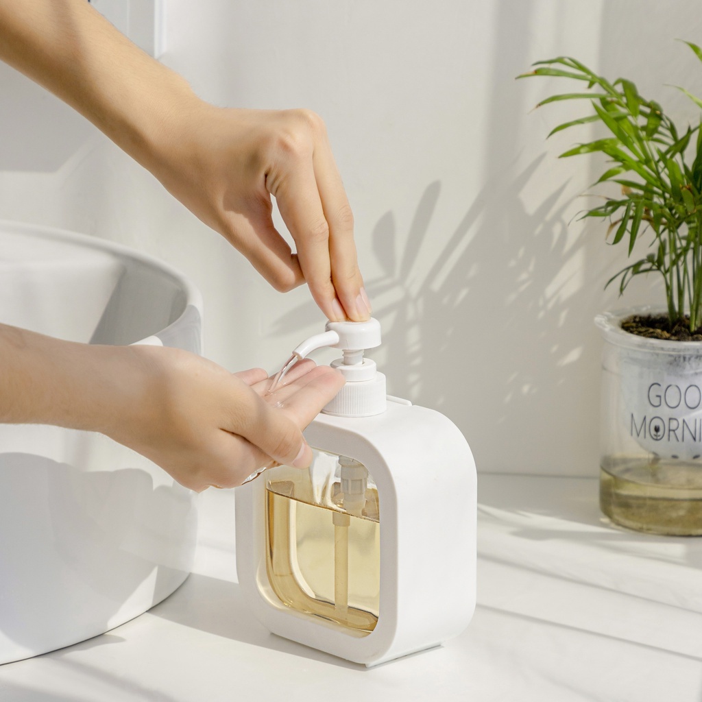 Bình chiết mỹ phẩm, bình chiết nước hoa, bình chiết dầu gội , sữa tắm có vòi nhấn dung tích 300ml, 550ml - Ichi.life