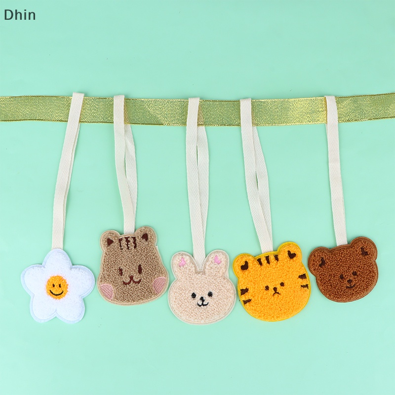 [Dhin] Móc Khóa Thêu Tên Với Mặt Dây Chuyền Hình Gấu Nhỏ Tinh Tế Thời Trang Kèm Thẻ Tên