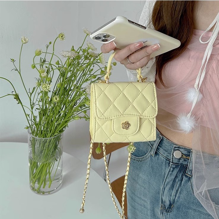🔥 Túi đeo vai vuông nhỏ kết hợp với chuỗi 🔥 đá thời trang mùa hè 2023 mini túi màu vàng sữa gói cho sinh viên đi du lịch