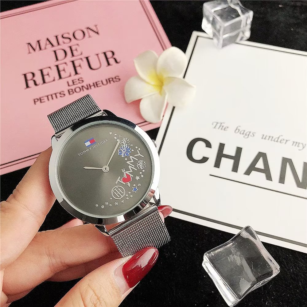 Đồng Hồ Đeo Tay Tommy Hilfiger Mặt Tròn Đính Đá Thời Trang Cho Cặp Đôi