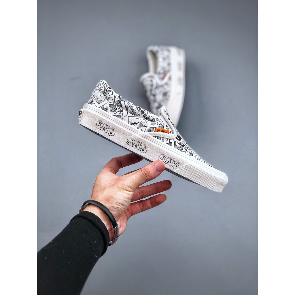Giày thể thao sneakersntuff la x vance / vans vault mới nhất là những đôi giày thể thao được phát hành mới nhất. Ogclassic slip onlx màu be. Mô hình graffiti đen