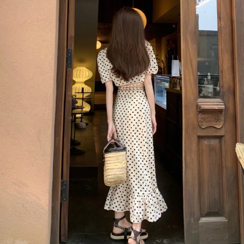 Set Áo Tay Phồng Họa Tiết Chấm Bi Và Chân Váy Phong Cách Pháp