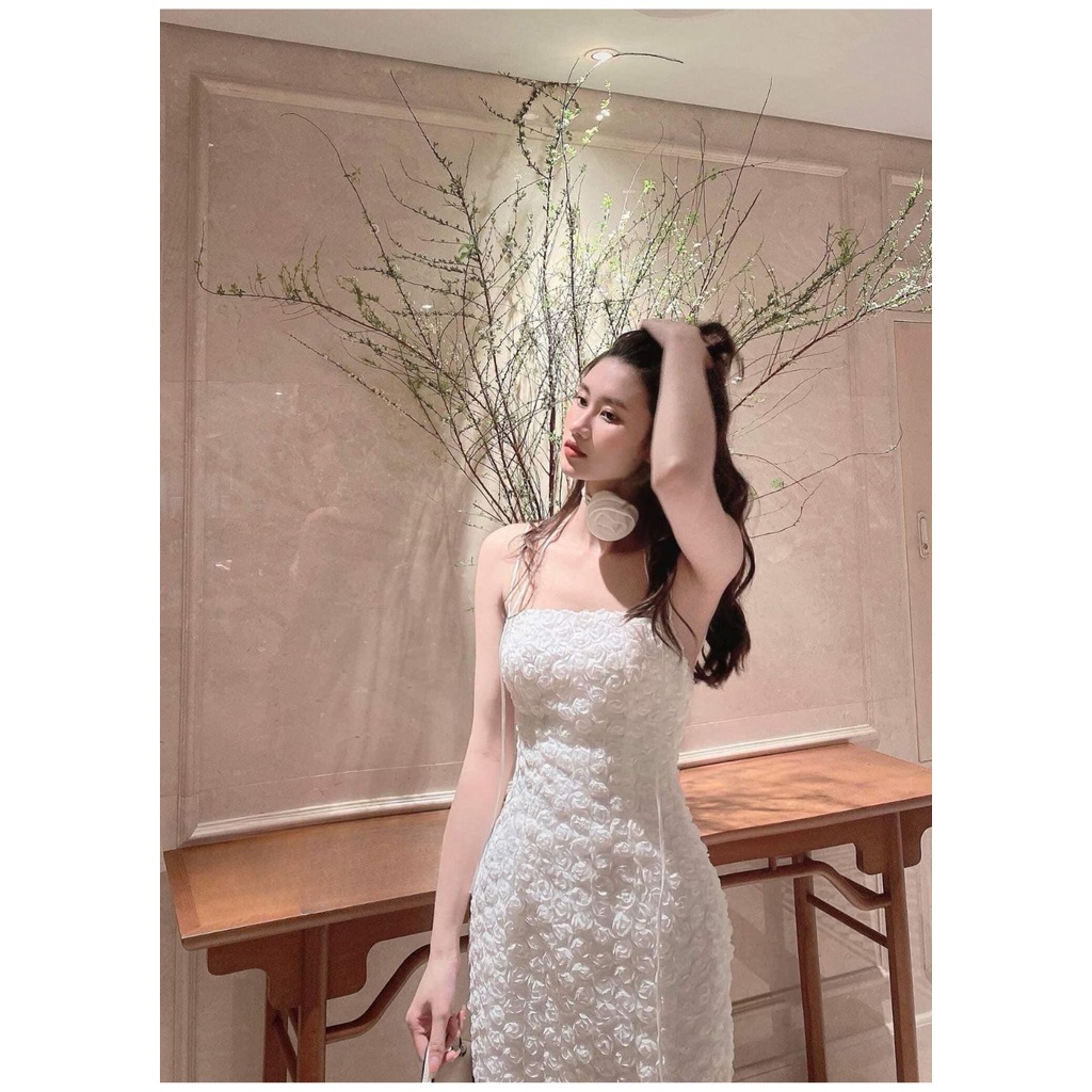 Đầm body dây ren hoa nổi siêu xinh xắn