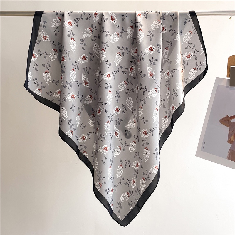 Khăn Choàng Cổ Hình Vuông 70X70Cm In Họa Tiết Hoa / Trái Tim Xinh Xắn Thời Trang Cho Nữ