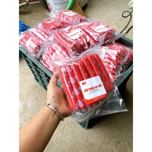 500 gam xúc xích ăn liền .