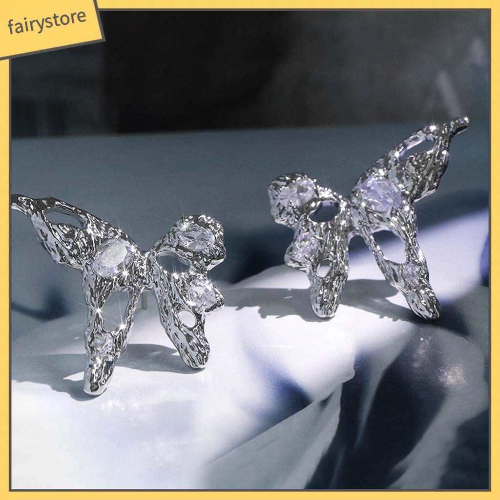 1 Đôi Bông Tai Hình Bướm Rỗng Bằng Kim Loại Đính Đá