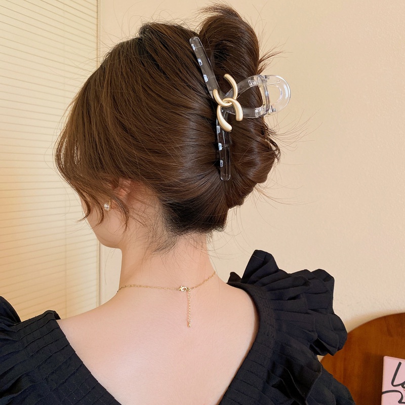 Kẹp Tóc Acrylic Hình Cá Mập Nhỏ In Chữ Đơn Giản Dễ Phối Đồ Cho Nữ