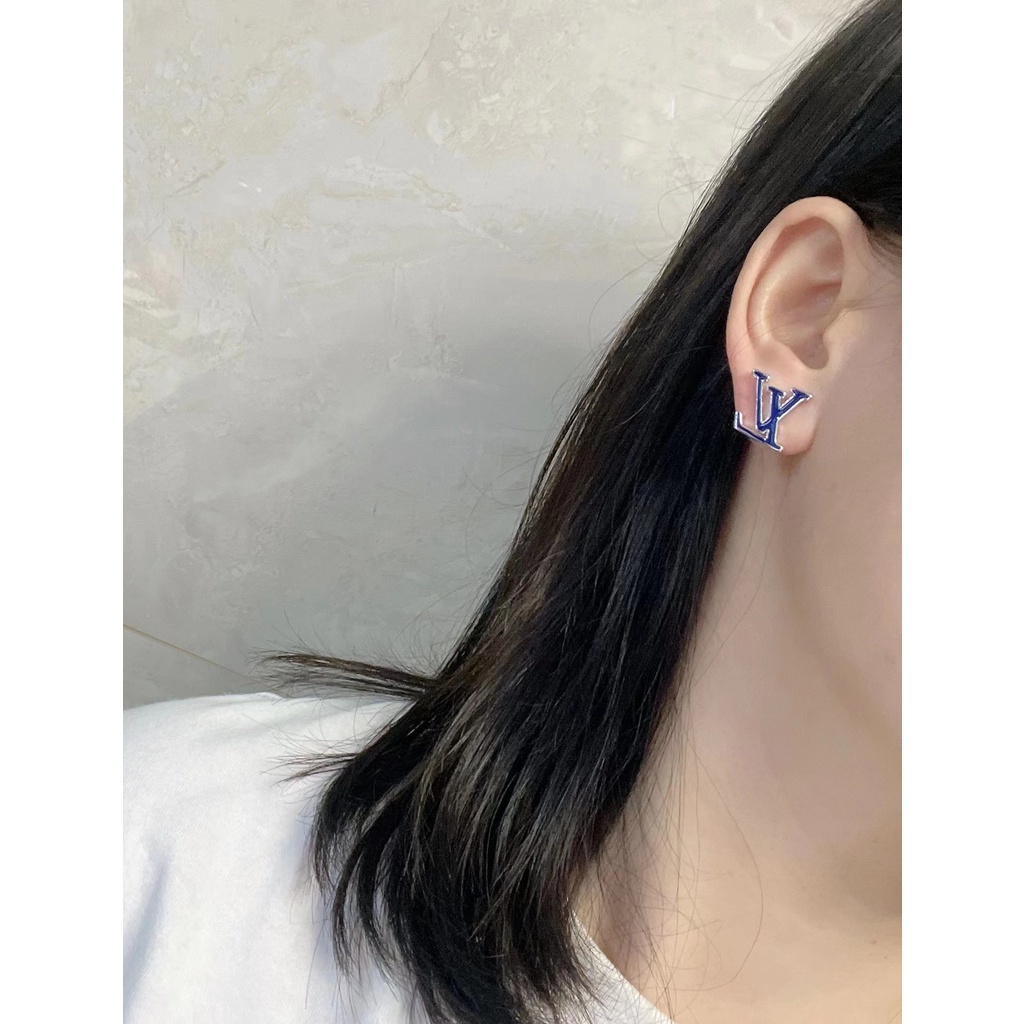 Bông Tai LV Bằng Thép Titan Hình Chữ Thời Trang Cho Nữ