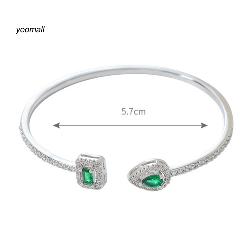 Vòng Đeo Tay Dạng Mở Đính Ngọc Lục Bảo Giả Không Gây Dị Ứng Có Thể Điều Chỉnh Thời Trang Cho Nữ