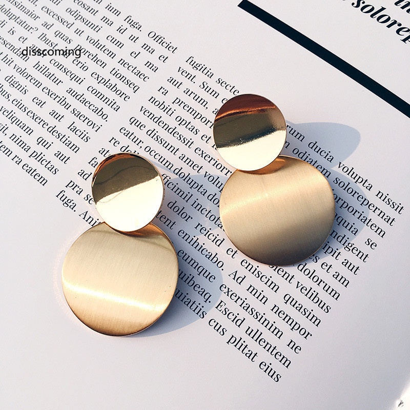 Áo Thun Tay Ngắn In Chữ SL| Bông Tai Thời Trang Cá Tính Độc Đáo Bông Tai Kim Loại Hình Tròn Màu Vàng Thiết Kế Bất Đối Xứng