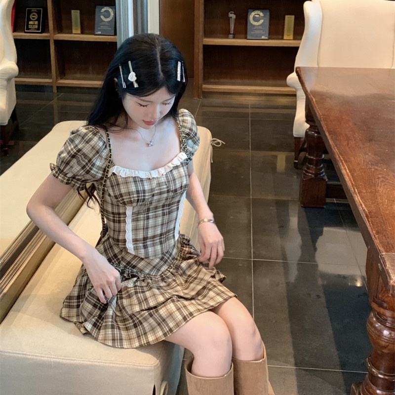 Bộ Áo Ngắn Tay Cổ Vuông + Chân Váy Ngắn Lưng Cao Họa Tiết Kẻ Sọc Thời Trang Mùa Hè Quyến Rũ Cho Nữ