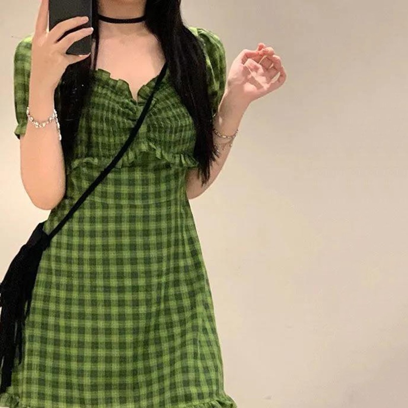 Đầm Dài Họa Tiết Sọc Caro Màu Xanh Lá Nhạt Phong Cách Pháp Thời Trang Cho Nữ