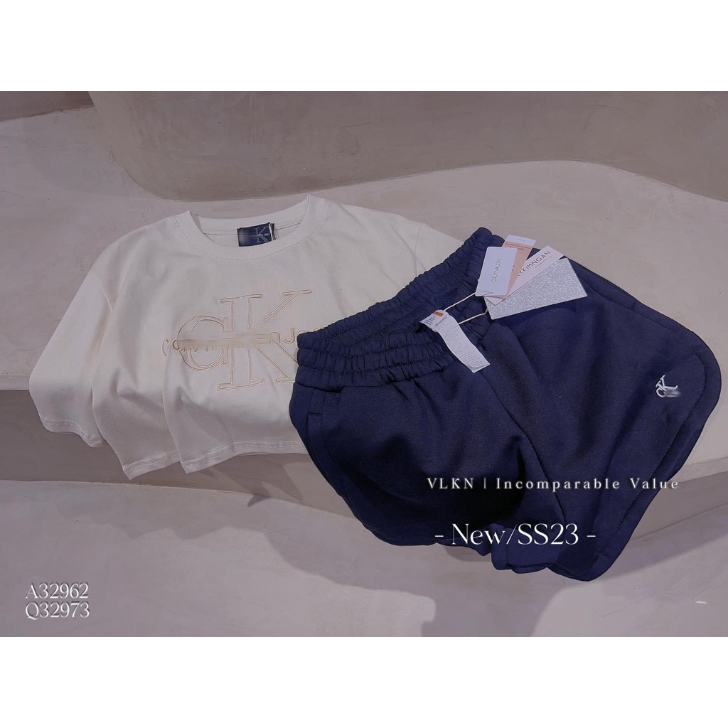 Áo thun in thêu ck crop.top