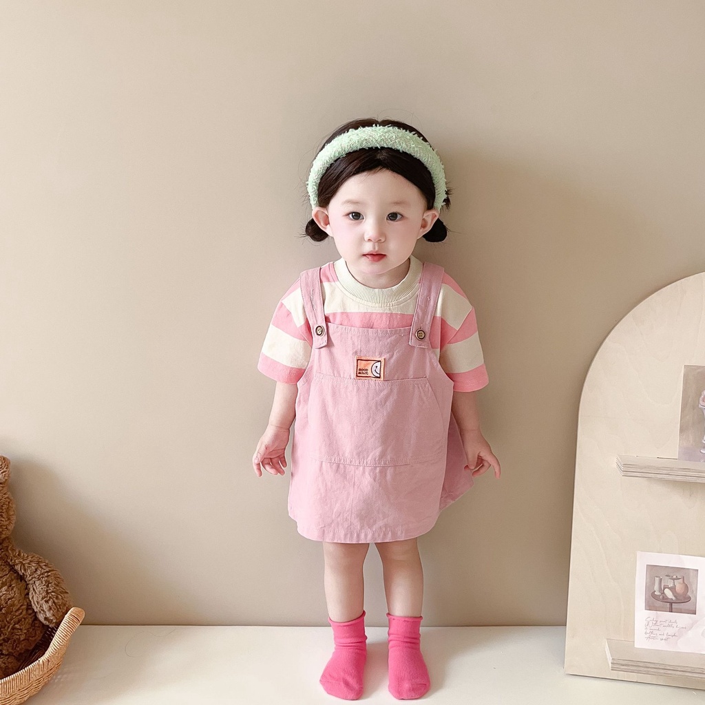 Set Áo Thun Ngắn Tay Kẻ Sọc + Đầm Yếm Dễ Thương Cho Bé Gái