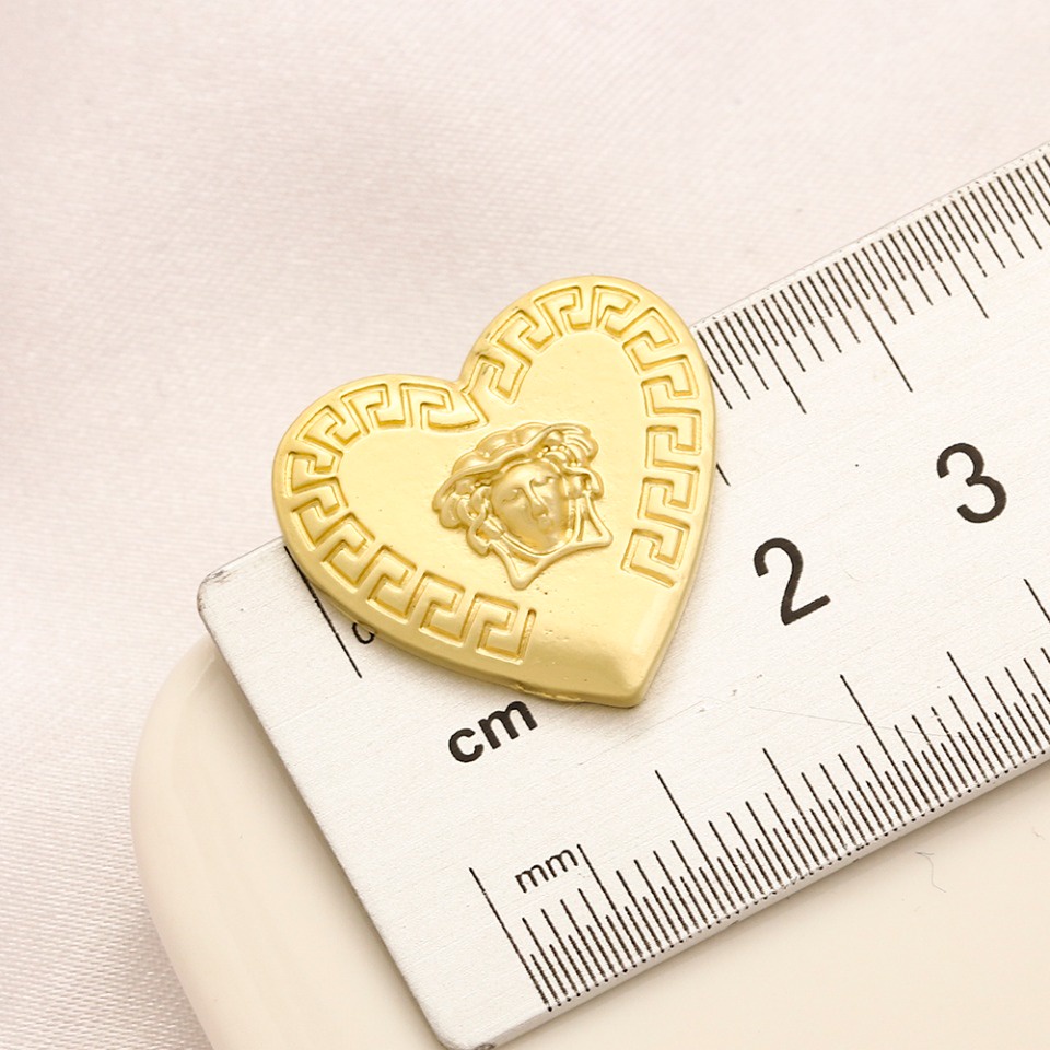 Thời Trang Khuyên Tai Vòng Chữ v Chất Liệu Thép Titan In logo versace