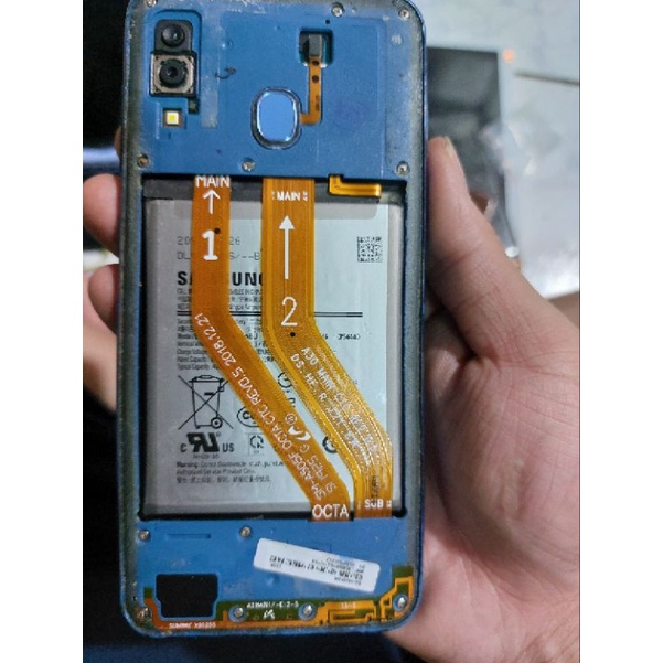 Cụm samsung A30 sống full hư màn hình.