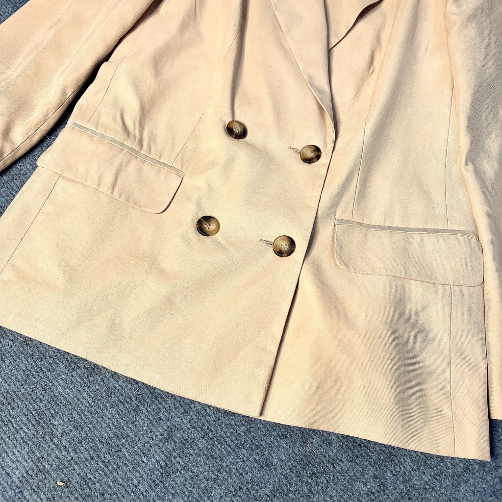 Áo BLAZER ET VOUS hai hàng nút trước , hai túi