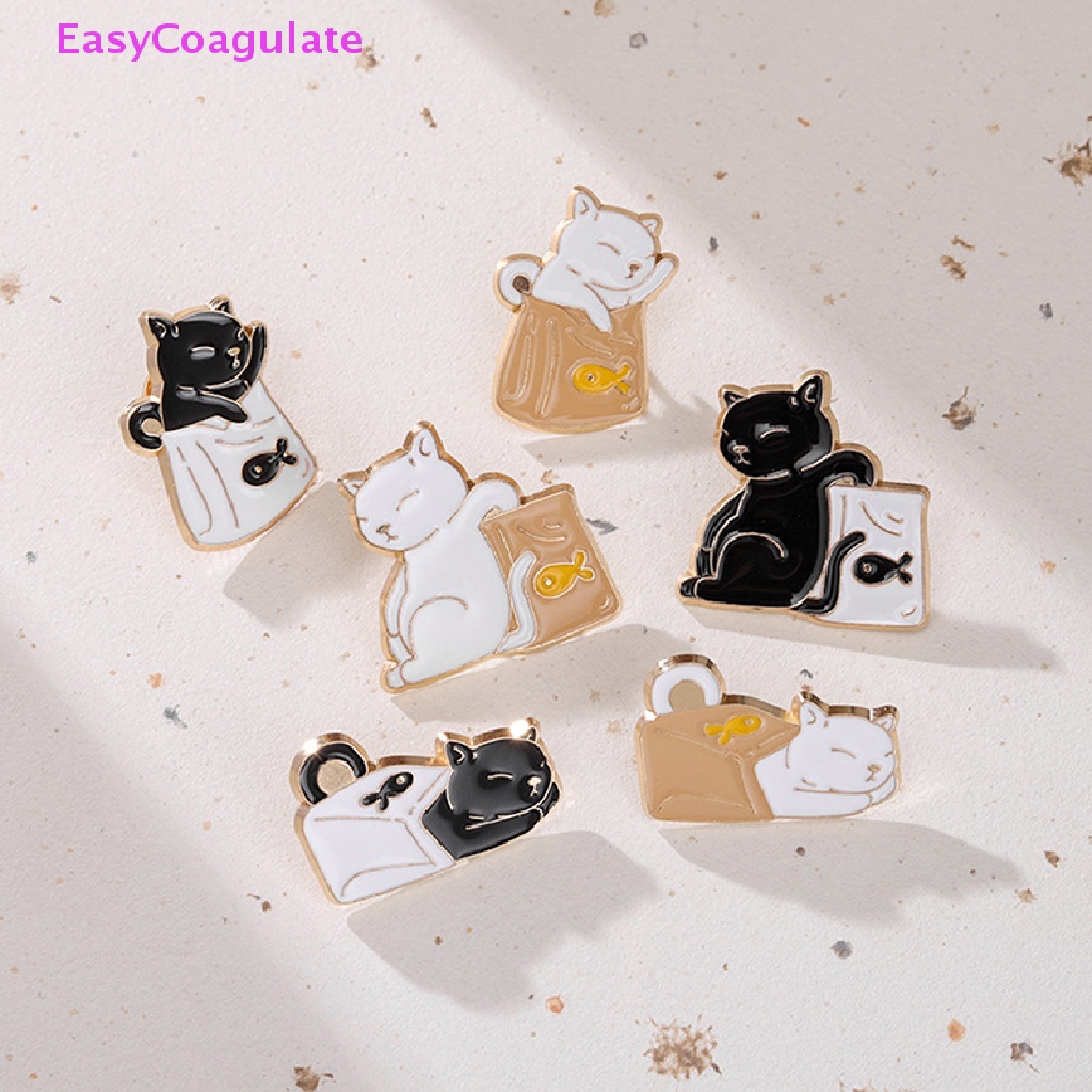 Huy Hiệu Cài Áo Hình Mèo Con Đáng Yêu Màu Trắng Đen