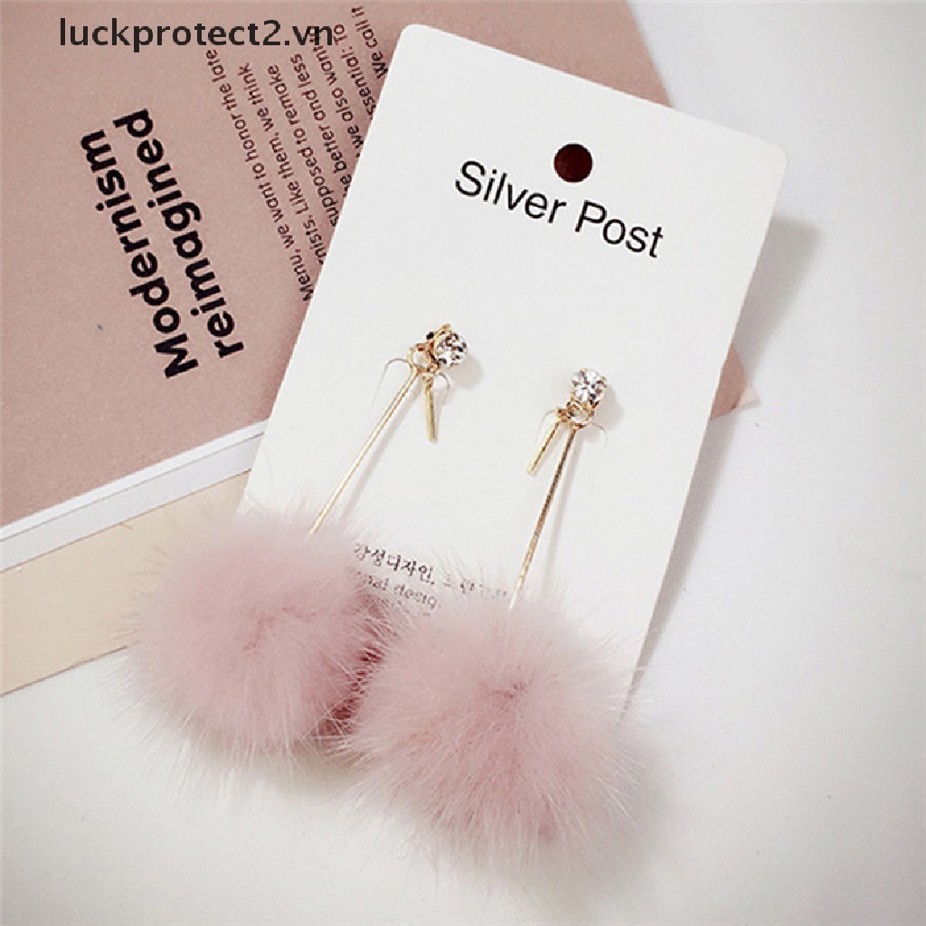 Khuyên Tai Dáng Dài Gắn Quả Cầu Lông Xù Mềm Mại Nữ Tính