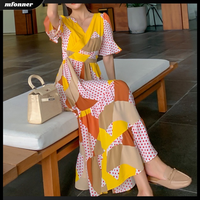 Đầm Voan Dáng Dài Họa Tiết Chấm Bi Thiết Kế Tay Loe Chiết Eo Nữ Tính