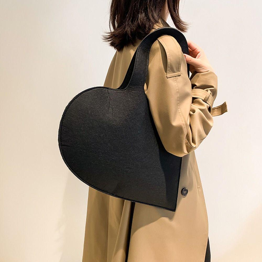 Túi Xách Đeo Vai Hình Trái Tim Bằng Vải Nỉ Kiểu Mới Cho Nữ