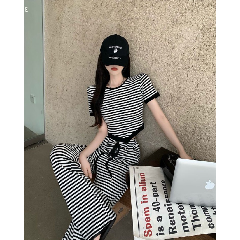 New striped wide-leg pants suit for girls western style short coat casual pants two-piece set fried street black and white stripes Short Sleeve T vertical pants