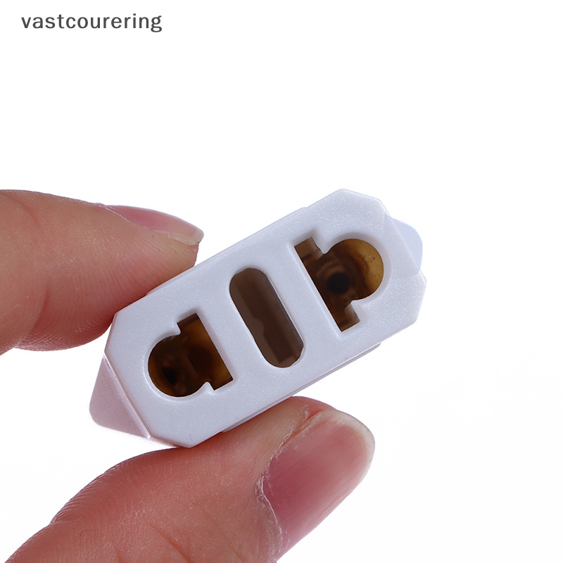 1 Phích Cắm Chuyển Đổi Đầu US Sang EU Tiện Dụng Khi Đi Du Lịch