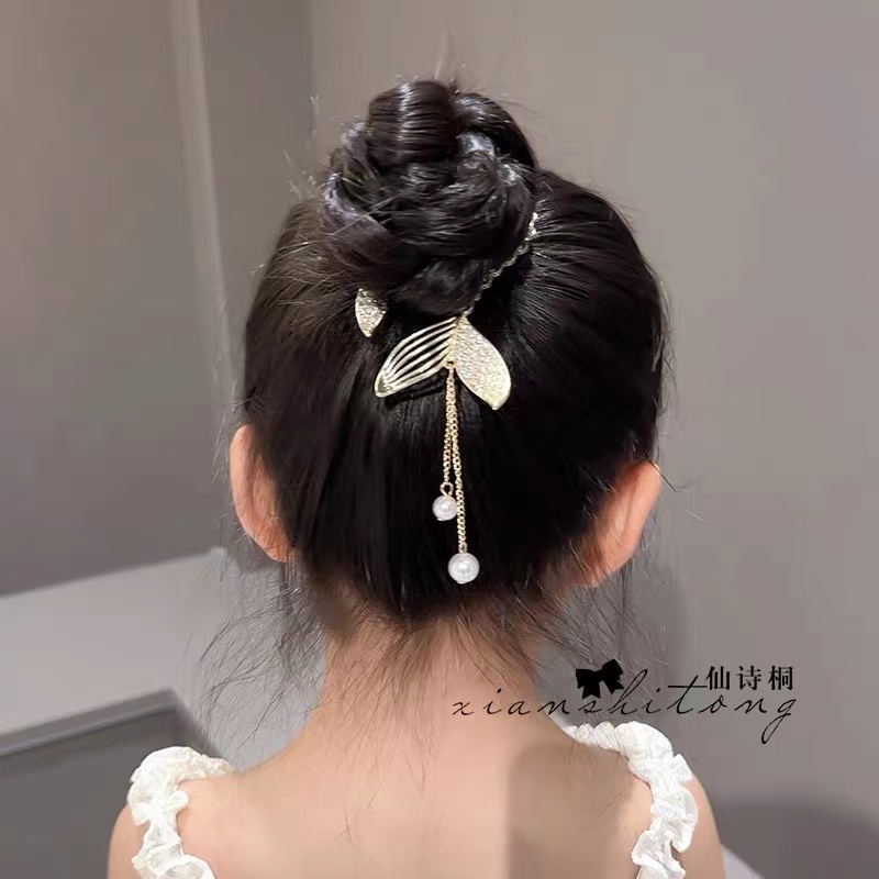 Kẹp Tóc Đuôi Ngựa Bằng Bóng Tròn Cá Tính Cho Bé Gái