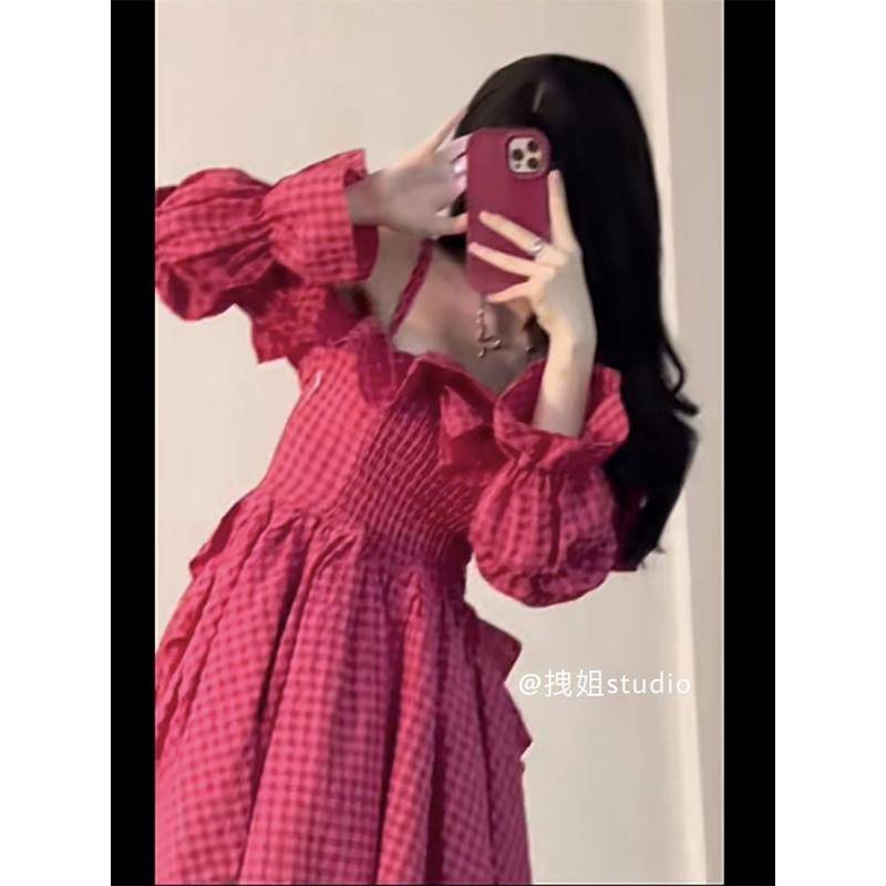 Đầm Chữ A Dài Tay Trễ Vai Họa Tiết Sọc Caro Thiết Kế Không Đồng Đều Xinh Xắn Thời Trang