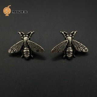 Cài áo hợp kim kẽm với thiết kế hình con ong táo bạo