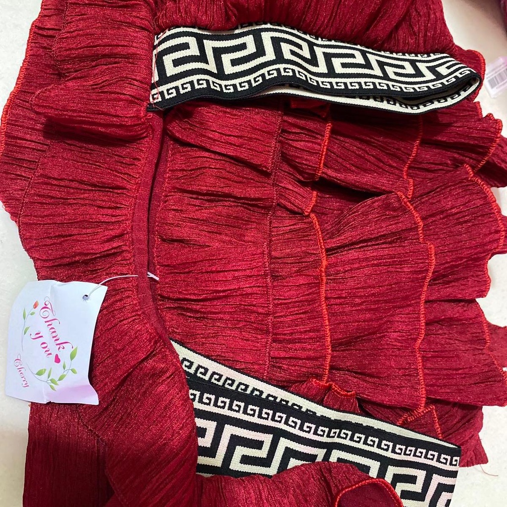 87. 1221 xét bộ quần dài ống suông , áo tay cánh tiên viền hoa văn , áo dập tầng chất thun  xốp,  áo Phong ngắn