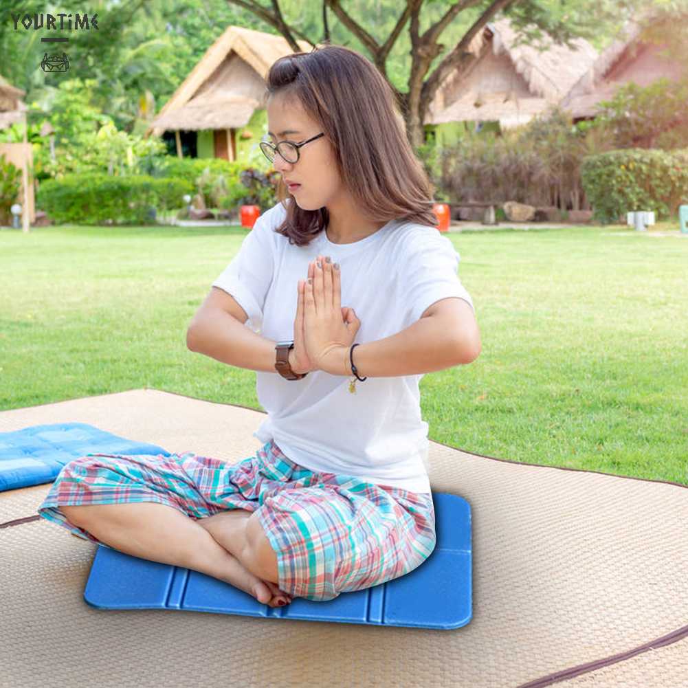 Đệm Ngồi Chống Ẩm Có Thể Gấp Gọn Tiện Dụng Mang Theo Du Lịch Dã Ngoại