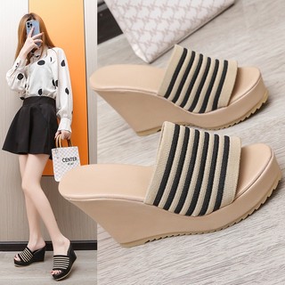 Dép sandal đế xuồng thời trang dành cho nữ