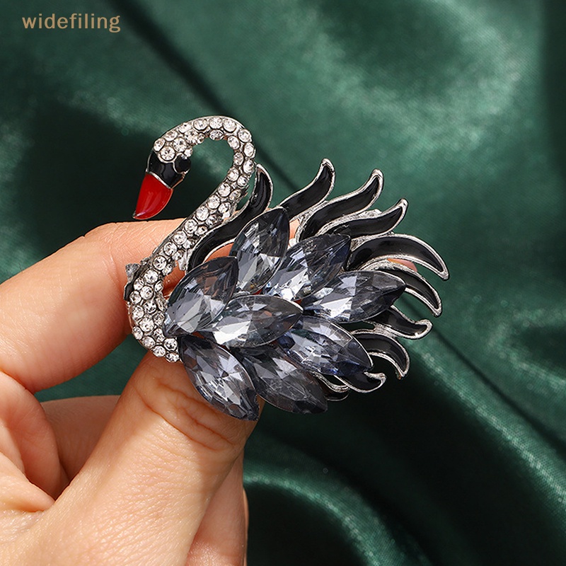 Trâm Cài Áo Hình Thiên Nga Đính Đá Thời Trang Dành Cho Nữ