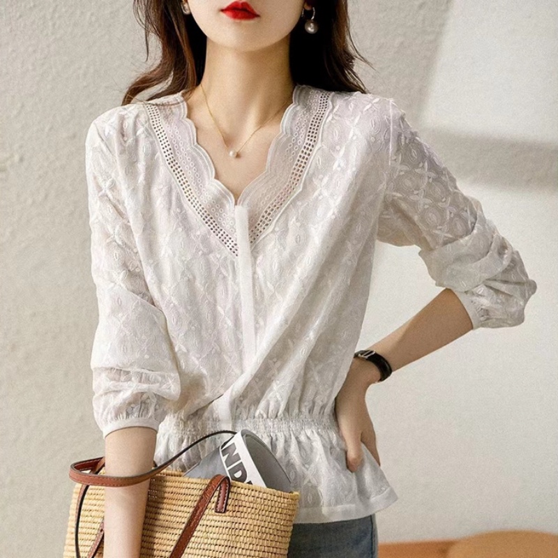 Áo Cổ Chữ V Họa Tiết Thêu Hình Bướm Cao Cấp Thời Trang