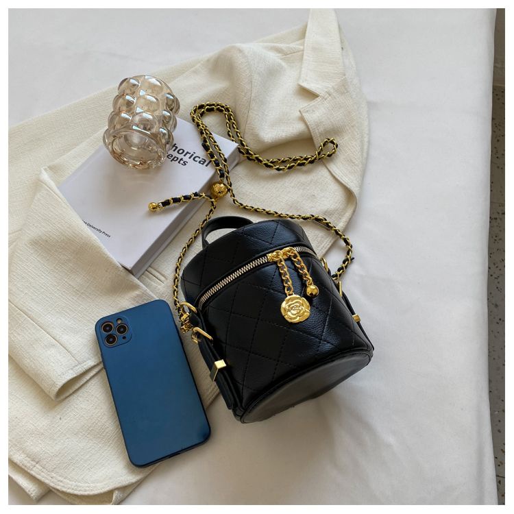 Túi Xách Đeo Vai Hình Trụ Phối Dây Xích Đính Đá Thời Trang Dành Cho Nữ