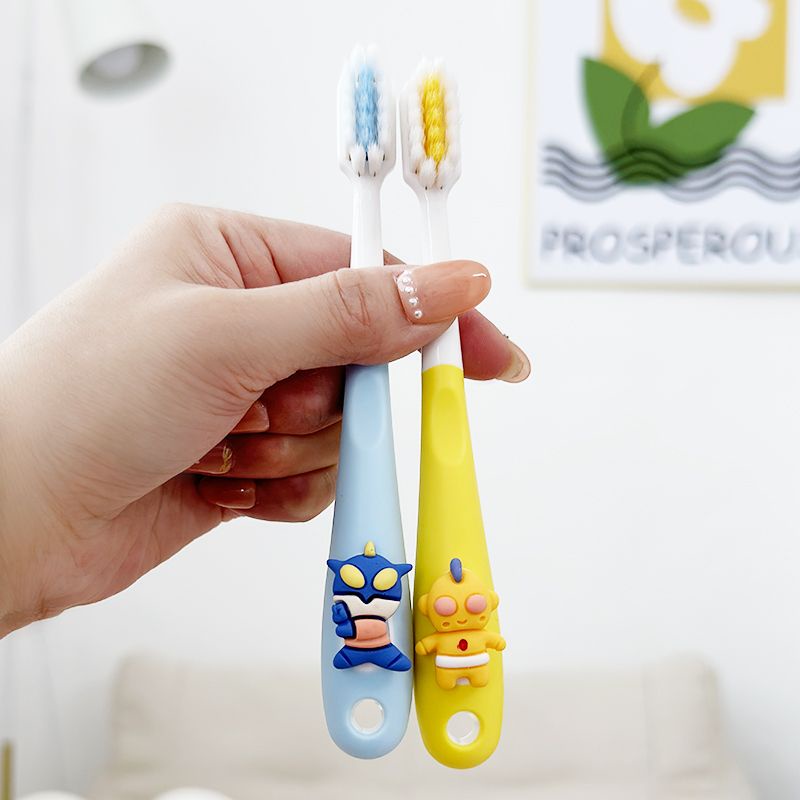 Bàn Chải Đánh Răng Lông Mềm Hình Gấu / Dâu Tây Dễ Thương Cho Bé 2-12 Tuổi