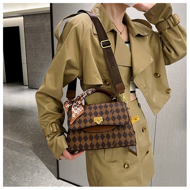 Túi xách in thời trang high-grade light luxury crossbody bag shoulder bag