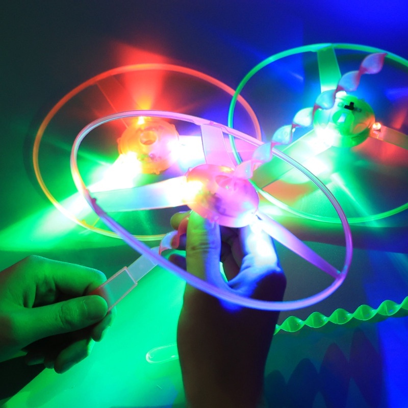 Tự làm bằng nhựa tre-copter đồ chơi bay / mái chèo ngoài trời vui nhộn cho trẻ em / đĩa bay đầy màu sắc ban đêm / bàn tay phát sáng sáng tạo đẩy quay chuồn chuồn frisbee