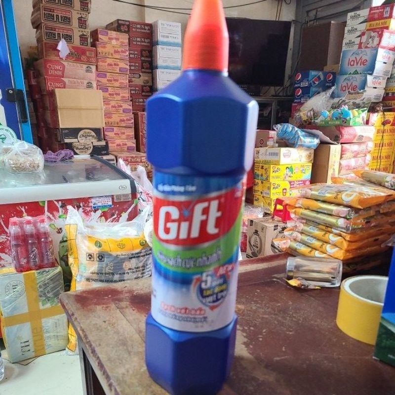 NEW  Gift Tẩy Rửa Phòng Tắm - Nhà Vệ Sinh 600ml-900ml
